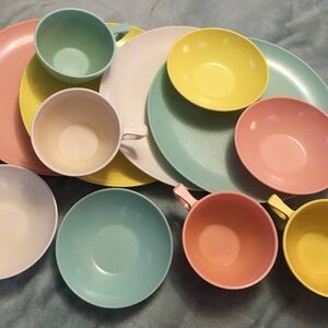 Melmac sun valley dish set, pastel colors 12 pieces